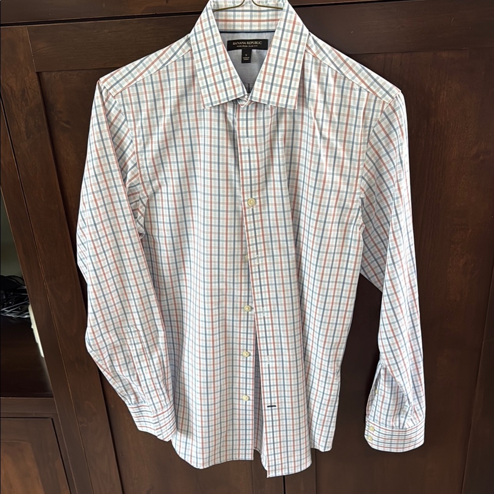 Banana Republic White and Redand blue Dress Shirt Elegant Design